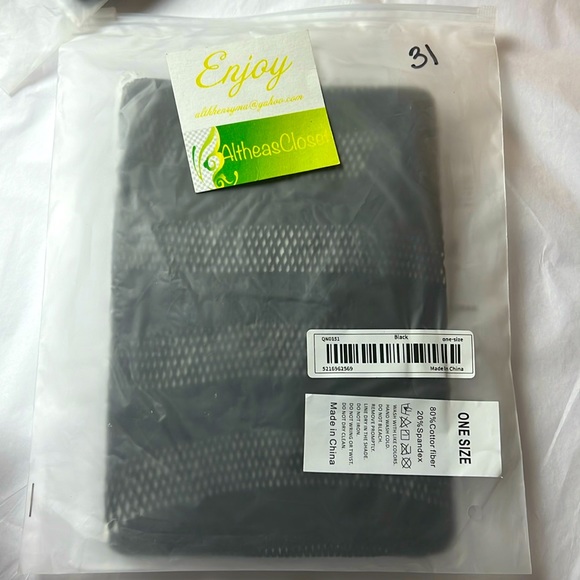 Intimate Apparel 31 - Picture 4 of 6